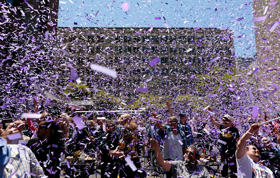 Sculpture Milwaukee Ribbon-Cutting Milwaukee Downtown