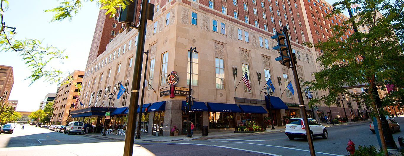 exterior shot of the Hilton in Milwaukee