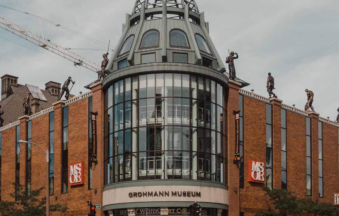 grohmann-museum-milwaukee-downtown The Grohmann Museum exterior has statues along the top.