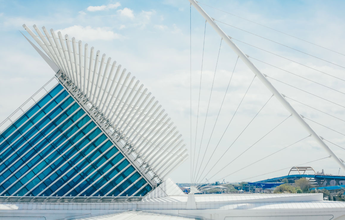 A side view of the Wingspan at the Milwaukee Art Museum.