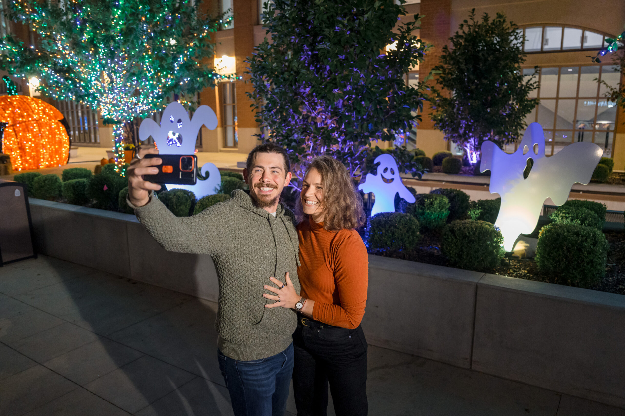 halloween village couple selfie